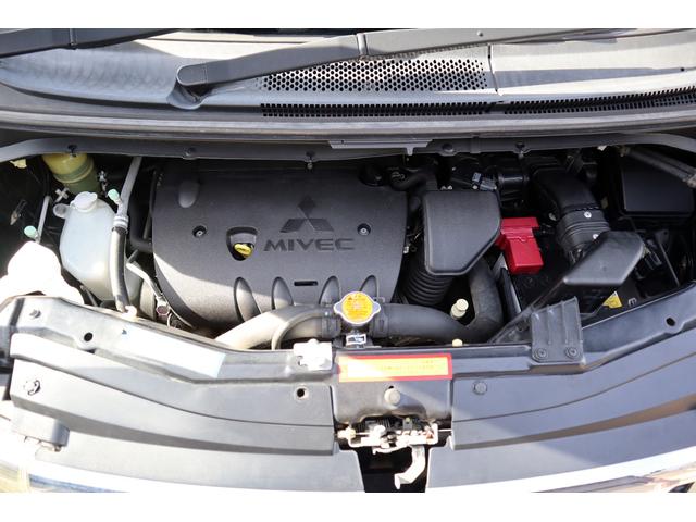 デリカＤ：５ Ｇ　パワーパッケージ　両側パワースライドドア　社外ナビ　地デジ　Ｂｌｕｅｔｏｏｔｈ　Ｂカメラ　ＥＴＣ　ドラレコ　後席フリップダウンモニター　クルーズコントロール　スマートキー　ＨＩＤヘッドライト　純正アルミ　７人乗り（9枚目）