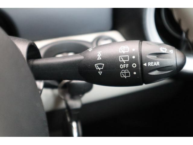 ＭＩＮＩ クーパー　クリスタル　特別仕様車　専用色ハイクラスグレーメタリック　ホワイトレザーラウンジシート　スポーツレザーステアリング　１７インチアロイホイール　フロントシートヒーター（15枚目）