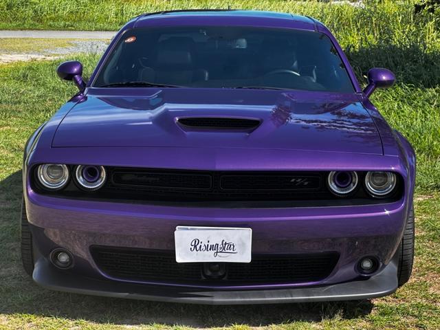 ダッジ・チャレンジャー Ｒ／Ｔ　後期型　ボディーコーティング済み　ワイドボディー　Ｂｏｒｌａマフラー　サンルーフ　２０１９年モデル　社外２０インチＡＷ　ビルシュタイン　ＡｐｐｌｅＣａｒＰｌａｙ　１年中古並行　オートチェック有り（11枚目）
