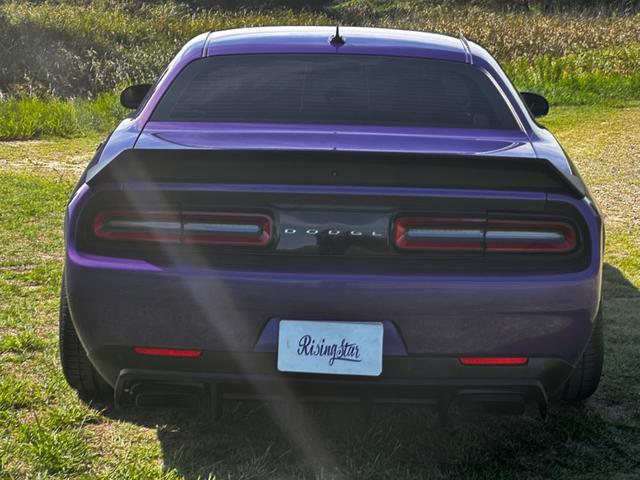 ダッジ・チャレンジャー Ｒ／Ｔ　後期型　ボディーコーティング済み　ワイドボディー　Ｂｏｒｌａマフラー　サンルーフ　２０１９年モデル　社外２０インチＡＷ　ビルシュタイン　ＡｐｐｌｅＣａｒＰｌａｙ　１年中古並行　オートチェック有り（19枚目）