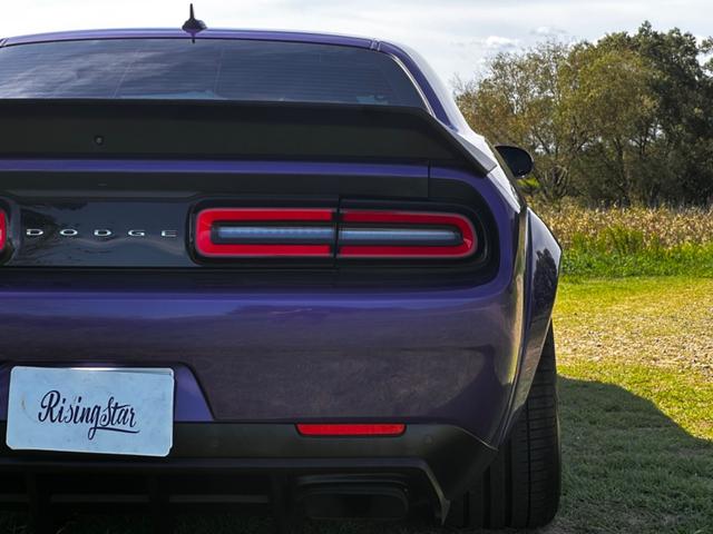 ダッジ・チャレンジャー Ｒ／Ｔ　後期型　ボディーコーティング済み　ワイドボディー　Ｂｏｒｌａマフラー　サンルーフ　２０１９年モデル　社外２０インチＡＷ　ビルシュタイン　ＡｐｐｌｅＣａｒＰｌａｙ　１年中古並行　オートチェック有り（21枚目）