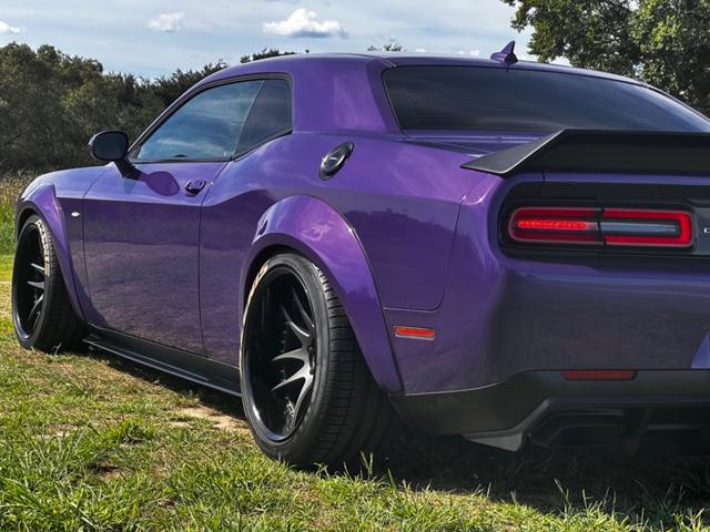 ダッジ・チャレンジャー Ｒ／Ｔ　後期型　ボディーコーティング済み　ワイドボディー　Ｂｏｒｌａマフラー　サンルーフ　２０１９年モデル　社外２０インチＡＷ　ビルシュタイン　ＡｐｐｌｅＣａｒＰｌａｙ　１年中古並行　オートチェック有り（37枚目）