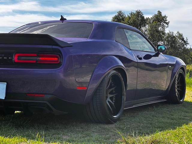 ダッジ・チャレンジャー Ｒ／Ｔ　後期型　ボディーコーティング済み　ワイドボディー　Ｂｏｒｌａマフラー　サンルーフ　２０１９年モデル　社外２０インチＡＷ　ビルシュタイン　ＡｐｐｌｅＣａｒＰｌａｙ　１年中古並行　オートチェック有り（40枚目）