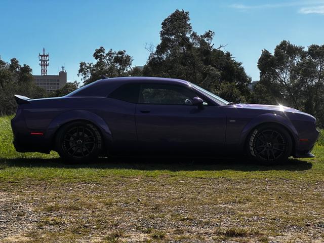 ダッジ・チャレンジャー Ｒ／Ｔ　後期型　ボディーコーティング済み　ワイドボディー　Ｂｏｒｌａマフラー　サンルーフ　２０１９年モデル　社外２０インチＡＷ　ビルシュタイン　ＡｐｐｌｅＣａｒＰｌａｙ　１年中古並行　オートチェック有り（41枚目）