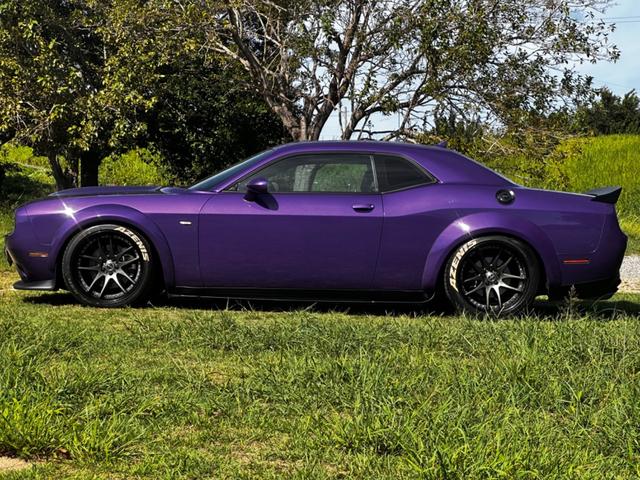 ダッジ・チャレンジャー Ｒ／Ｔ　後期型　ボディーコーティング済み　ワイドボディー　Ｂｏｒｌａマフラー　サンルーフ　２０１９年モデル　社外２０インチＡＷ　ビルシュタイン　ＡｐｐｌｅＣａｒＰｌａｙ　１年中古並行　オートチェック有り（43枚目）