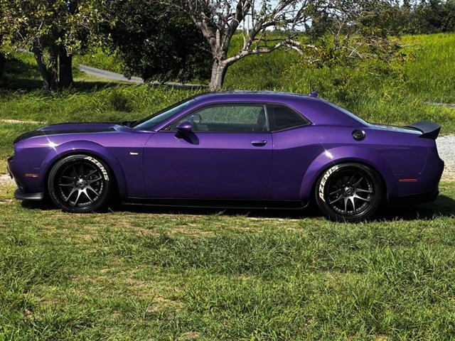 ダッジ・チャレンジャー Ｒ／Ｔ　後期型　ボディーコーティング済み　ワイドボディー　Ｂｏｒｌａマフラー　サンルーフ　２０１９年モデル　社外２０インチＡＷ　ビルシュタイン　ＡｐｐｌｅＣａｒＰｌａｙ　１年中古並行　オートチェック有り（44枚目）