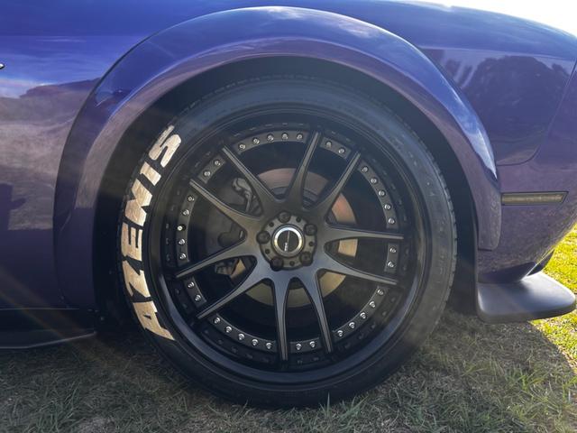 ダッジ・チャレンジャー Ｒ／Ｔ　後期型　ボディーコーティング済み　ワイドボディー　Ｂｏｒｌａマフラー　サンルーフ　２０１９年モデル　社外２０インチＡＷ　ビルシュタイン　ＡｐｐｌｅＣａｒＰｌａｙ　１年中古並行　オートチェック有り（55枚目）