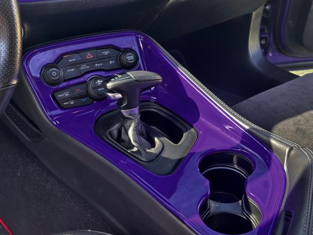 ダッジ・チャレンジャー Ｒ／Ｔ　後期型　ボディーコーティング済み　ワイドボディー　Ｂｏｒｌａマフラー　サンルーフ　２０１９年モデル　社外２０インチＡＷ　ビルシュタイン　ＡｐｐｌｅＣａｒＰｌａｙ　１年中古並行　オートチェック有り（70枚目）