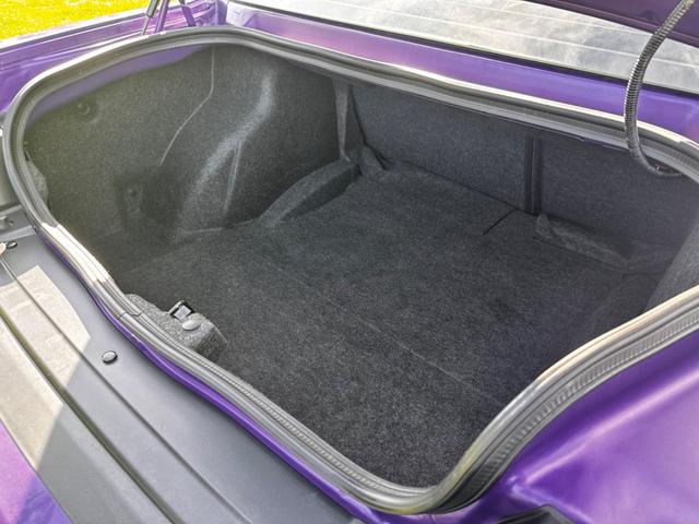 ダッジ・チャレンジャー Ｒ／Ｔ　後期型　ボディーコーティング済み　ワイドボディー　Ｂｏｒｌａマフラー　サンルーフ　２０１９年モデル　社外２０インチＡＷ　ビルシュタイン　ＡｐｐｌｅＣａｒＰｌａｙ　１年中古並行　オートチェック有り（77枚目）