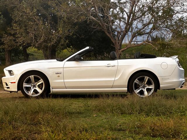 マスタング V8 GTコンバーチブル プレミアム 後期型 ボディーコーティング済み ワンオーナー Bluetooth 地デジTV 正規ディーラー車 バックカメラ 黒レザーシート 社外SDナビ パワーシート クルーズコントロール ETC シートヒーター(9枚目)