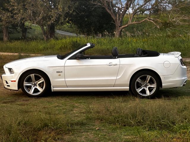 マスタング V8 GTコンバーチブル プレミアム 後期型 ボディーコーティング済み ワンオーナー Bluetooth 地デジTV 正規ディーラー車 バックカメラ 黒レザーシート 社外SDナビ パワーシート クルーズコントロール ETC シートヒーター(10枚目)