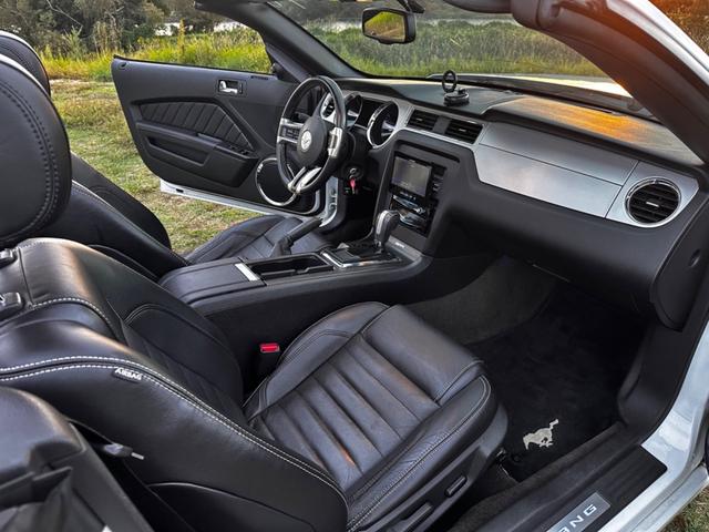 マスタング V8 GTコンバーチブル プレミアム 後期型 ボディーコーティング済み ワンオーナー Bluetooth 地デジTV 正規ディーラー車 バックカメラ 黒レザーシート 社外SDナビ パワーシート クルーズコントロール ETC シートヒーター(65枚目)