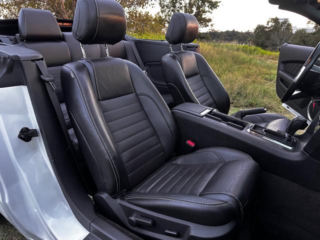 マスタング V8 GTコンバーチブル プレミアム 後期型 ボディーコーティング済み ワンオーナー Bluetooth 地デジTV 正規ディーラー車 バックカメラ 黒レザーシート 社外SDナビ パワーシート クルーズコントロール ETC シートヒーター(66枚目)