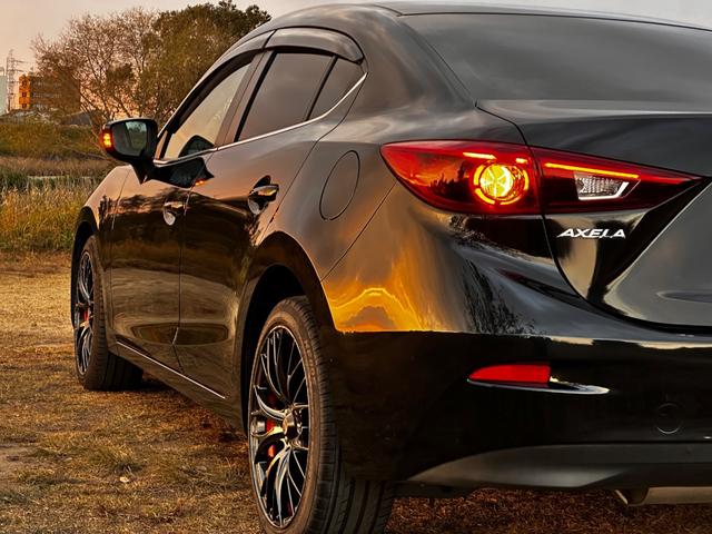 アクセラ １５Ｓ　６ＭＴ　ボディーコーティング済み　柿本改マフラー　ＷｅｄｓＳｐｏｒｔ１８インチＡＷ　Ｂｌｕｅｔｏｏｔｈ　バックカメラ　地デジフルセグＴＶ　ＬＥＤヘッドライト　オートライト　ＥＴＣ　純正ナビ　Ｐスタート（33枚目）