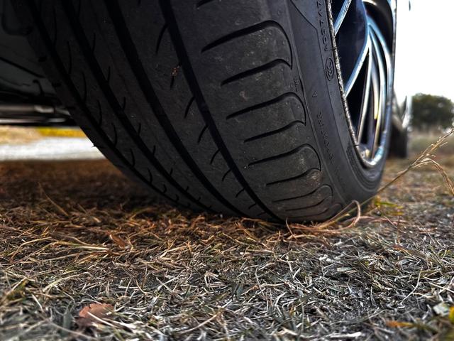 アクセラ １５Ｓ　６ＭＴ　ボディーコーティング済み　柿本改マフラー　ＷｅｄｓＳｐｏｒｔ１８インチＡＷ　Ｂｌｕｅｔｏｏｔｈ　バックカメラ　地デジフルセグＴＶ　ＬＥＤヘッドライト　オートライト　ＥＴＣ　純正ナビ　Ｐスタート（46枚目）