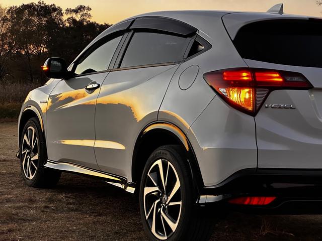 ヴェゼル ハイブリッドＲＳ・ホンダセンシング　ボディーコーティング済み　リア修復　Ｂｌｕｅｔｏｏｔｈ　地デジＴＶ　パドルシフト　ハーフレザーシート　バックカメラ　ＬＥＤヘッドライト　純正ナビ　禁煙車　シートヒーター　ＥＴＣ（35枚目）