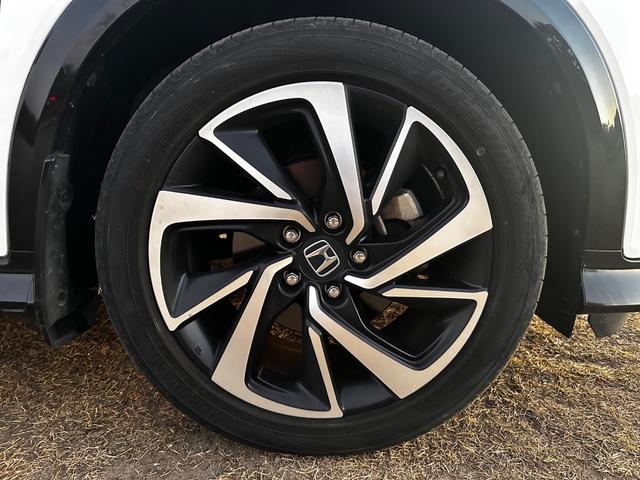 ヴェゼル ハイブリッドＲＳ・ホンダセンシング　ボディーコーティング済み　リア修復　Ｂｌｕｅｔｏｏｔｈ　地デジＴＶ　パドルシフト　ハーフレザーシート　バックカメラ　ＬＥＤヘッドライト　純正ナビ　禁煙車　シートヒーター　ＥＴＣ（43枚目）