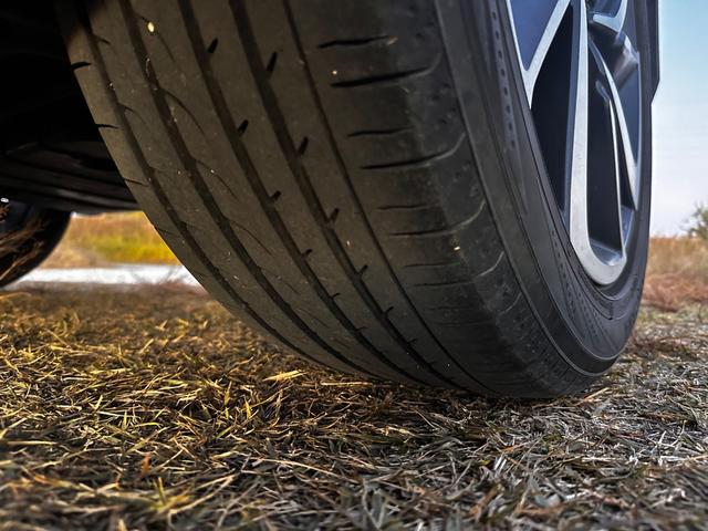 ヴェゼル ハイブリッドＲＳ・ホンダセンシング　ボディーコーティング済み　リア修復　Ｂｌｕｅｔｏｏｔｈ　地デジＴＶ　パドルシフト　ハーフレザーシート　バックカメラ　ＬＥＤヘッドライト　純正ナビ　禁煙車　シートヒーター　ＥＴＣ（48枚目）