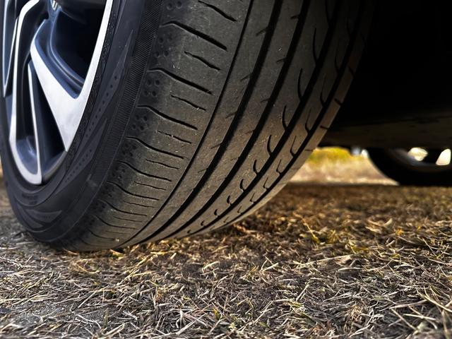 ヴェゼル ハイブリッドＲＳ・ホンダセンシング　ボディーコーティング済み　リア修復　Ｂｌｕｅｔｏｏｔｈ　地デジＴＶ　パドルシフト　ハーフレザーシート　バックカメラ　ＬＥＤヘッドライト　純正ナビ　禁煙車　シートヒーター　ＥＴＣ（50枚目）