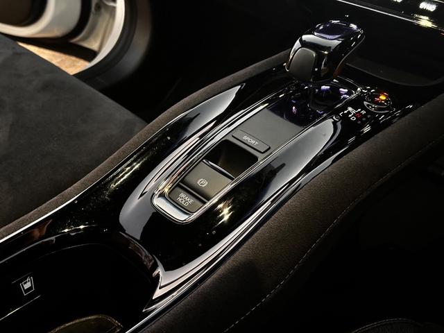 ヴェゼル ハイブリッドＲＳ・ホンダセンシング　ボディーコーティング済み　リア修復　Ｂｌｕｅｔｏｏｔｈ　地デジＴＶ　パドルシフト　ハーフレザーシート　バックカメラ　ＬＥＤヘッドライト　純正ナビ　禁煙車　シートヒーター　ＥＴＣ（70枚目）