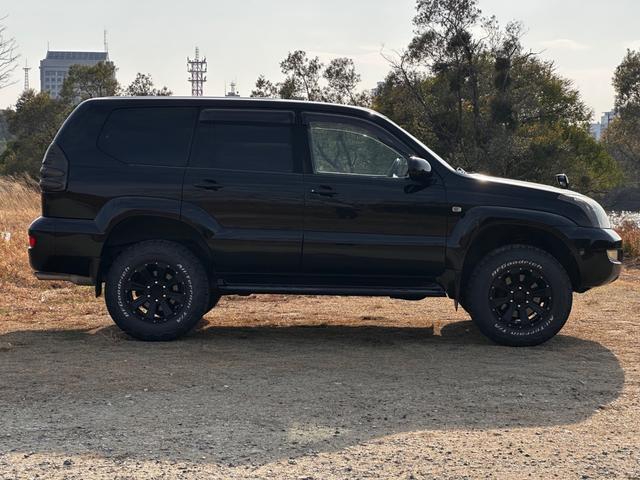 ランドクルーザープラド TX ボディーコーティング済み リフトアップ Bluetooth 社外17インチAW 社外テール 社外HIDヘッドライト 地デジフルセグTV ドライブレコーダー 禁煙車 ETC グッドリッチタイヤ(12枚目)