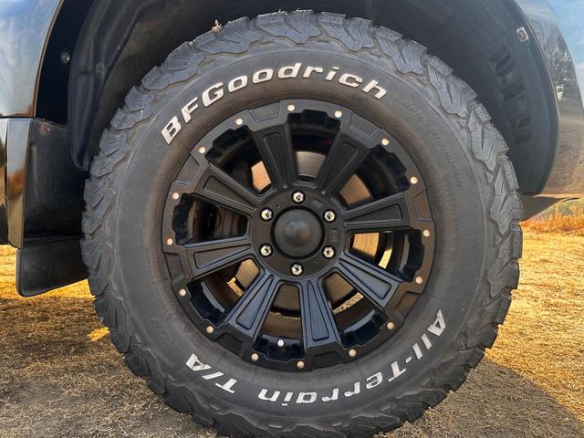 ランドクルーザープラド TX ボディーコーティング済み リフトアップ Bluetooth 社外17インチAW 社外テール 社外HIDヘッドライト 地デジフルセグTV ドライブレコーダー 禁煙車 ETC グッドリッチタイヤ(47枚目)