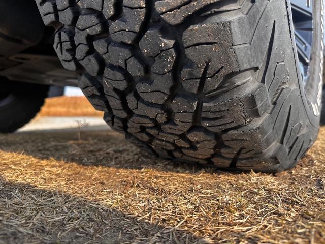 ランドクルーザープラド TX ボディーコーティング済み リフトアップ Bluetooth 社外17インチAW 社外テール 社外HIDヘッドライト 地デジフルセグTV ドライブレコーダー 禁煙車 ETC グッドリッチタイヤ(51枚目)