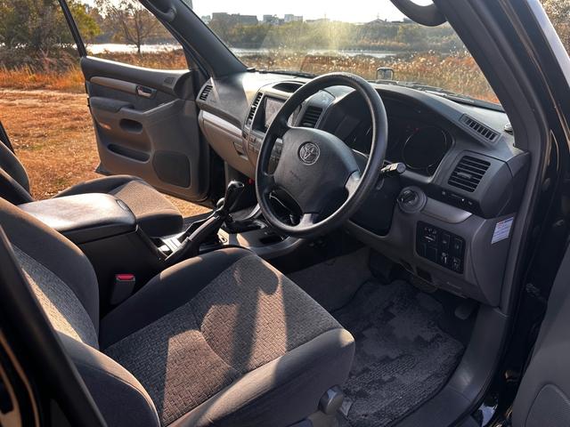 ランドクルーザープラド TX ボディーコーティング済み リフトアップ Bluetooth 社外17インチAW 社外テール 社外HIDヘッドライト 地デジフルセグTV ドライブレコーダー 禁煙車 ETC グッドリッチタイヤ(55枚目)