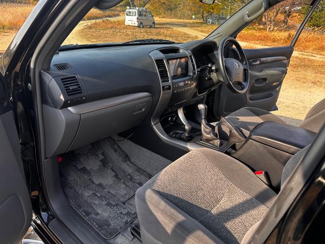 ランドクルーザープラド TX ボディーコーティング済み リフトアップ Bluetooth 社外17インチAW 社外テール 社外HIDヘッドライト 地デジフルセグTV ドライブレコーダー 禁煙車 ETC グッドリッチタイヤ(58枚目)