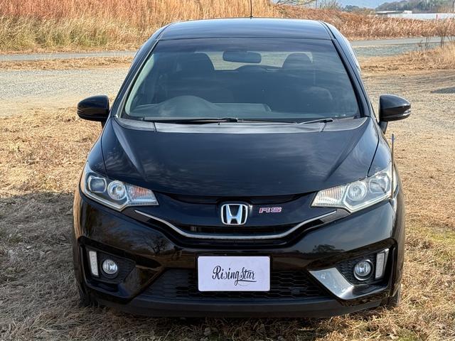 フィット 　６ＭＴ　ボディーコーティング済み　Ｂｌｕｅｔｏｏｔｈ　地デジフルセグＴＶ　バックカメラ　ＣＤ　純正１６インチアルミホイール　オートクルーズコントロール　オートエアコン　プッシュスタート　横滑り防止装置（14枚目）