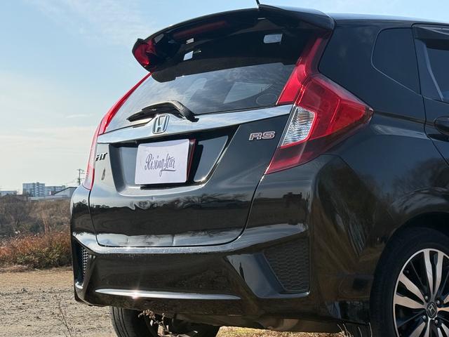 フィット 　６ＭＴ　ボディーコーティング済み　Ｂｌｕｅｔｏｏｔｈ　地デジフルセグＴＶ　バックカメラ　ＣＤ　純正１６インチアルミホイール　オートクルーズコントロール　オートエアコン　プッシュスタート　横滑り防止装置（28枚目）