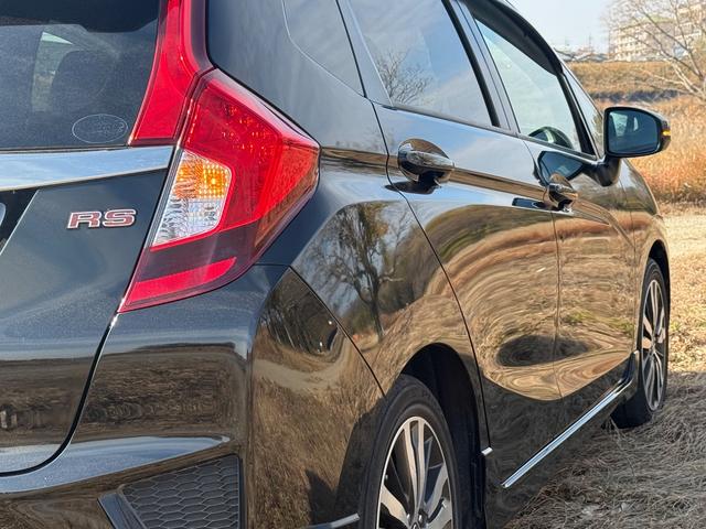 フィット 　６ＭＴ　ボディーコーティング済み　Ｂｌｕｅｔｏｏｔｈ　地デジフルセグＴＶ　バックカメラ　ＣＤ　純正１６インチアルミホイール　オートクルーズコントロール　オートエアコン　プッシュスタート　横滑り防止装置（37枚目）