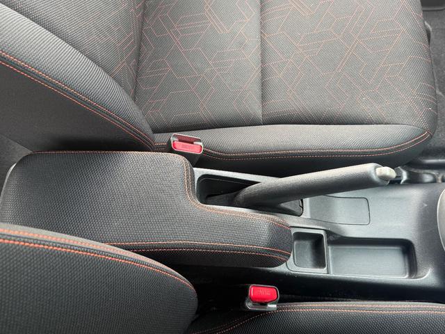 フィット 　６ＭＴ　ボディーコーティング済み　Ｂｌｕｅｔｏｏｔｈ　地デジフルセグＴＶ　バックカメラ　ＣＤ　純正１６インチアルミホイール　オートクルーズコントロール　オートエアコン　プッシュスタート　横滑り防止装置（75枚目）