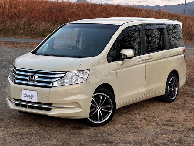 ステップワゴン Ｇ　コンフォートセレクション　ボディーコーティング済み　フリップダウンモニター　両側パワースライドドア　クリアランスソナー　バックカメラ　ドライブレコーダー　純正９インチナビ　地デジＴＶ　ＤＶＤ　ＨＩＤヘッドライト　社外１８ＡＷ（2枚目）