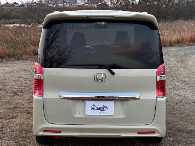 ステップワゴン Ｇ　コンフォートセレクション　ボディーコーティング済み　フリップダウンモニター　両側パワースライドドア　クリアランスソナー　バックカメラ　ドライブレコーダー　純正９インチナビ　地デジＴＶ　ＤＶＤ　ＨＩＤヘッドライト　社外１８ＡＷ（22枚目）