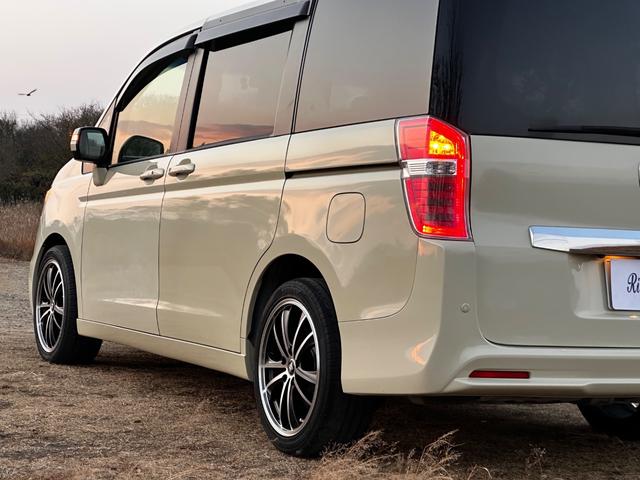 ステップワゴン Ｇ　コンフォートセレクション　ボディーコーティング済み　フリップダウンモニター　両側パワースライドドア　クリアランスソナー　バックカメラ　ドライブレコーダー　純正９インチナビ　地デジＴＶ　ＤＶＤ　ＨＩＤヘッドライト　社外１８ＡＷ（35枚目）