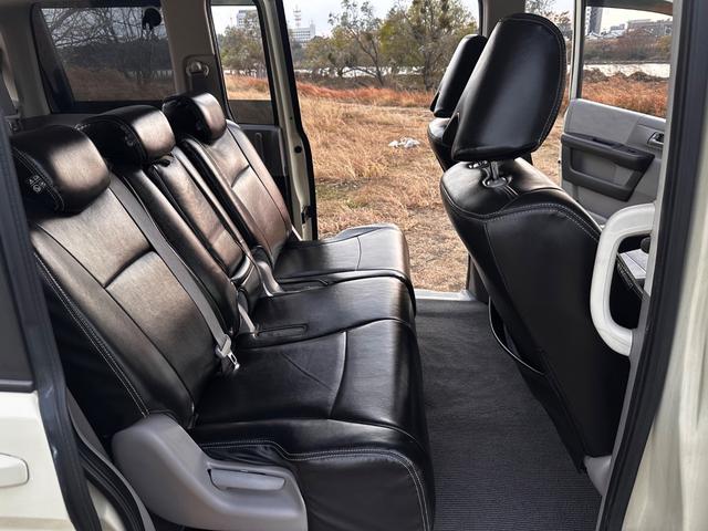 ステップワゴン Ｇ　コンフォートセレクション　ボディーコーティング済み　フリップダウンモニター　両側パワースライドドア　クリアランスソナー　バックカメラ　ドライブレコーダー　純正９インチナビ　地デジＴＶ　ＤＶＤ　ＨＩＤヘッドライト　社外１８ＡＷ（59枚目）