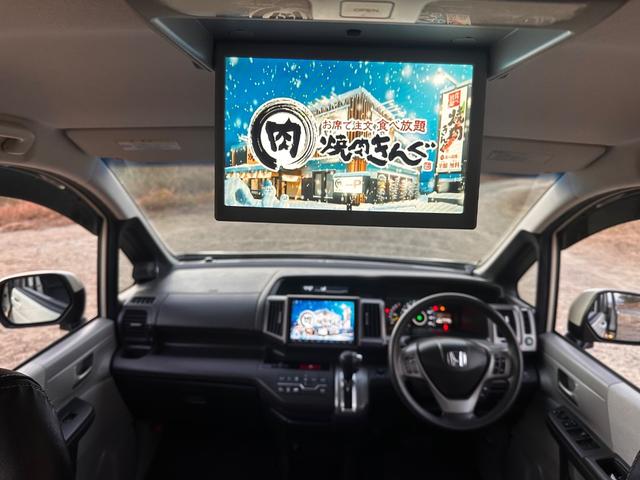 ステップワゴン Ｇ　コンフォートセレクション　ボディーコーティング済み　フリップダウンモニター　両側パワースライドドア　クリアランスソナー　バックカメラ　ドライブレコーダー　純正９インチナビ　地デジＴＶ　ＤＶＤ　ＨＩＤヘッドライト　社外１８ＡＷ（74枚目）