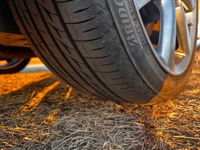 クラウン アスリート　プレミアムエディション　ボディーコーティング済み　特別仕様車　バックカメラ　パワーシート　　純正ナビ　クリアランスソナー　クルーズコントロール　ＨＩＤヘッドライト　純正１８インチＡＷ　プッシュスタート　スペアキー（48枚目）