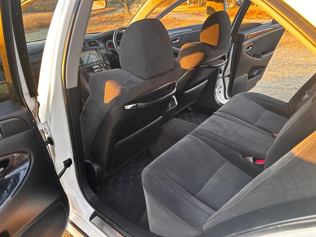 クラウン アスリート　プレミアムエディション　ボディーコーティング済み　特別仕様車　バックカメラ　パワーシート　　純正ナビ　クリアランスソナー　クルーズコントロール　ＨＩＤヘッドライト　純正１８インチＡＷ　プッシュスタート　スペアキー（57枚目）