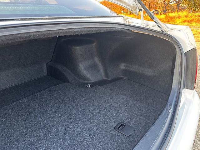 クラウン アスリート　プレミアムエディション　ボディーコーティング済み　特別仕様車　バックカメラ　パワーシート　　純正ナビ　クリアランスソナー　クルーズコントロール　ＨＩＤヘッドライト　純正１８インチＡＷ　プッシュスタート　スペアキー（64枚目）