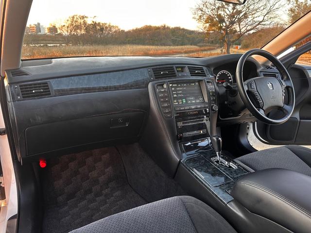 クラウン アスリート　プレミアムエディション　ボディーコーティング済み　特別仕様車　バックカメラ　パワーシート　　純正ナビ　クリアランスソナー　クルーズコントロール　ＨＩＤヘッドライト　純正１８インチＡＷ　プッシュスタート　スペアキー（79枚目）