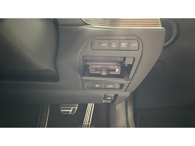 LS LS500h Fスポーツ ドライブレコーダー クリアランスソナー レーンアシスト オートクルーズコントロール パークアシスト フロントカメラ TV アルミホイール オートマチックハイビーム サンルーフ シートヒーター(9枚目)