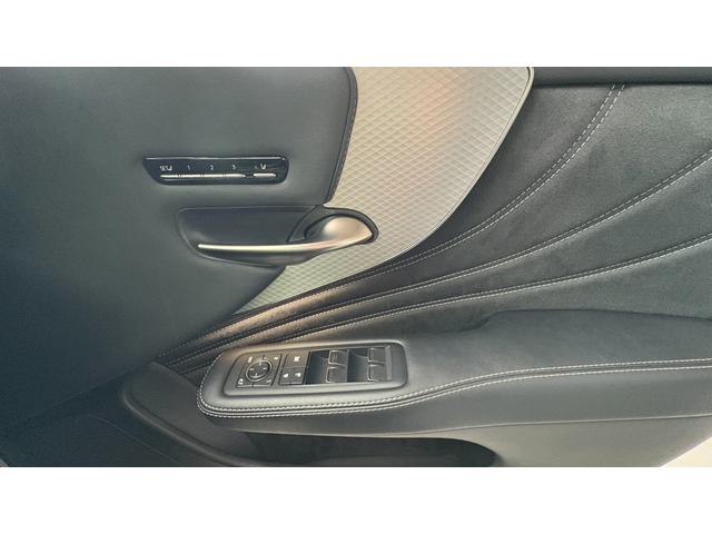 LS LS500h Fスポーツ ドライブレコーダー クリアランスソナー レーンアシスト オートクルーズコントロール パークアシスト フロントカメラ TV アルミホイール オートマチックハイビーム サンルーフ シートヒーター(17枚目)