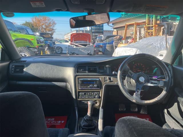 チェイサー ツアラー アルミホイール オートライト MT キーレスエントリー CD MD エアコン パワーウィンドウ 助手席エアバッグ(2枚目)