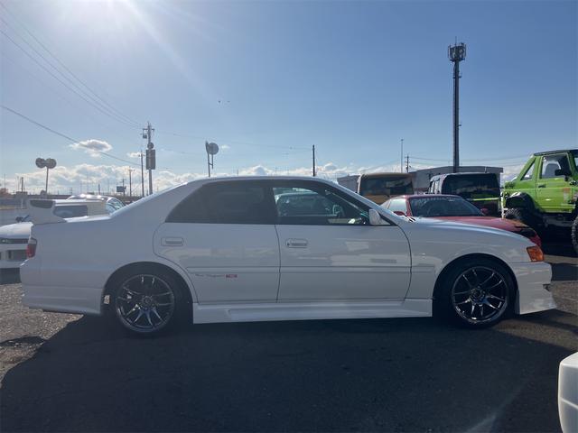 チェイサー ツアラー アルミホイール オートライト MT キーレスエントリー CD MD エアコン パワーウィンドウ 助手席エアバッグ(15枚目)