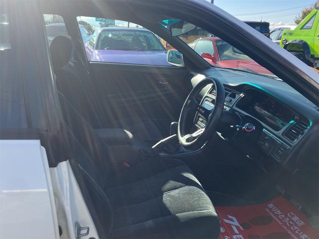 チェイサー ツアラー アルミホイール オートライト MT キーレスエントリー CD MD エアコン パワーウィンドウ 助手席エアバッグ(27枚目)