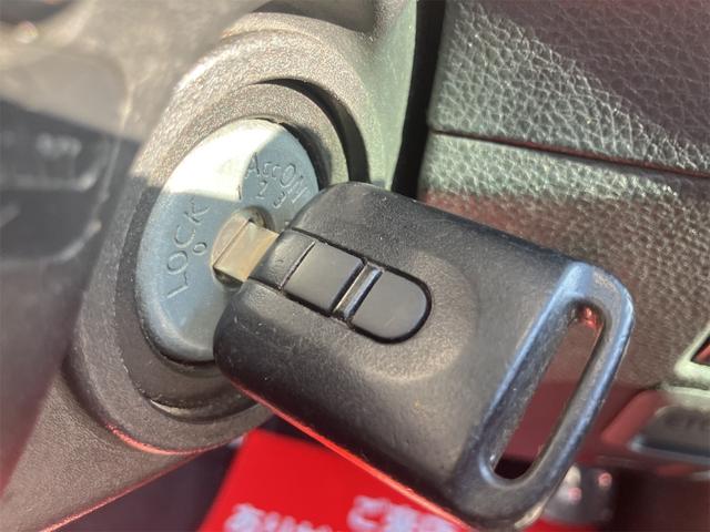 フェアレディZ ベースグレード ETC AT HID キーレスエントリー アルミホイール 盗難防止システム 衝突安全ボディ ABS ESC CD DVD再生 エアコン パワーステアリング パワーウィンドウ(11枚目)