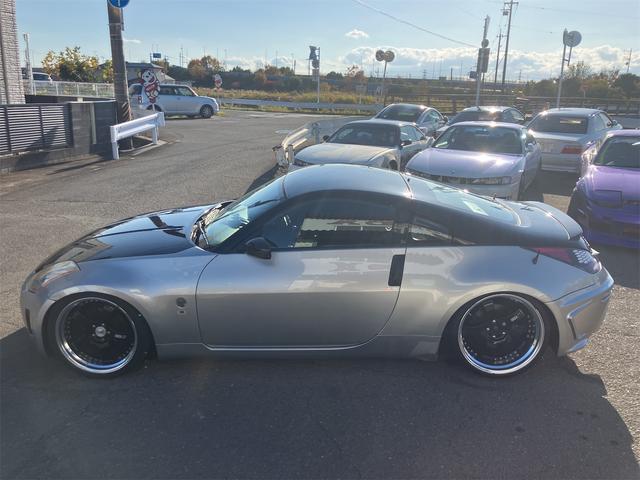 フェアレディZ ベースグレード ETC AT HID キーレスエントリー アルミホイール 盗難防止システム 衝突安全ボディ ABS ESC CD DVD再生 エアコン パワーステアリング パワーウィンドウ(23枚目)