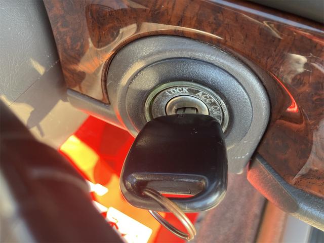 チェイサー アバンテロードリー アルミホイール HID AT キーレスエントリー パワーシート CD MD ABS エアコン パワーステアリング パワーウィンドウ(7枚目)